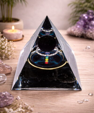 Obsidian Pyramide